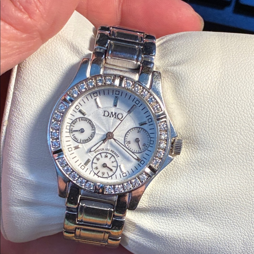 DMQ Dominique QVC Silver Watch 7inch band - Picture 2 of 5